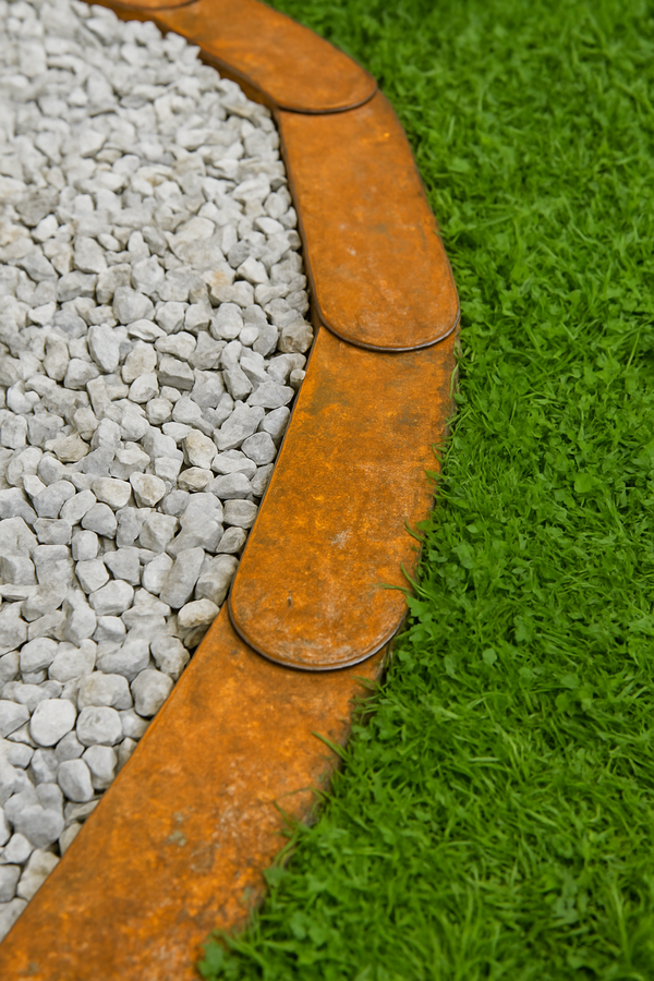 Rasenkante Cortenstahl